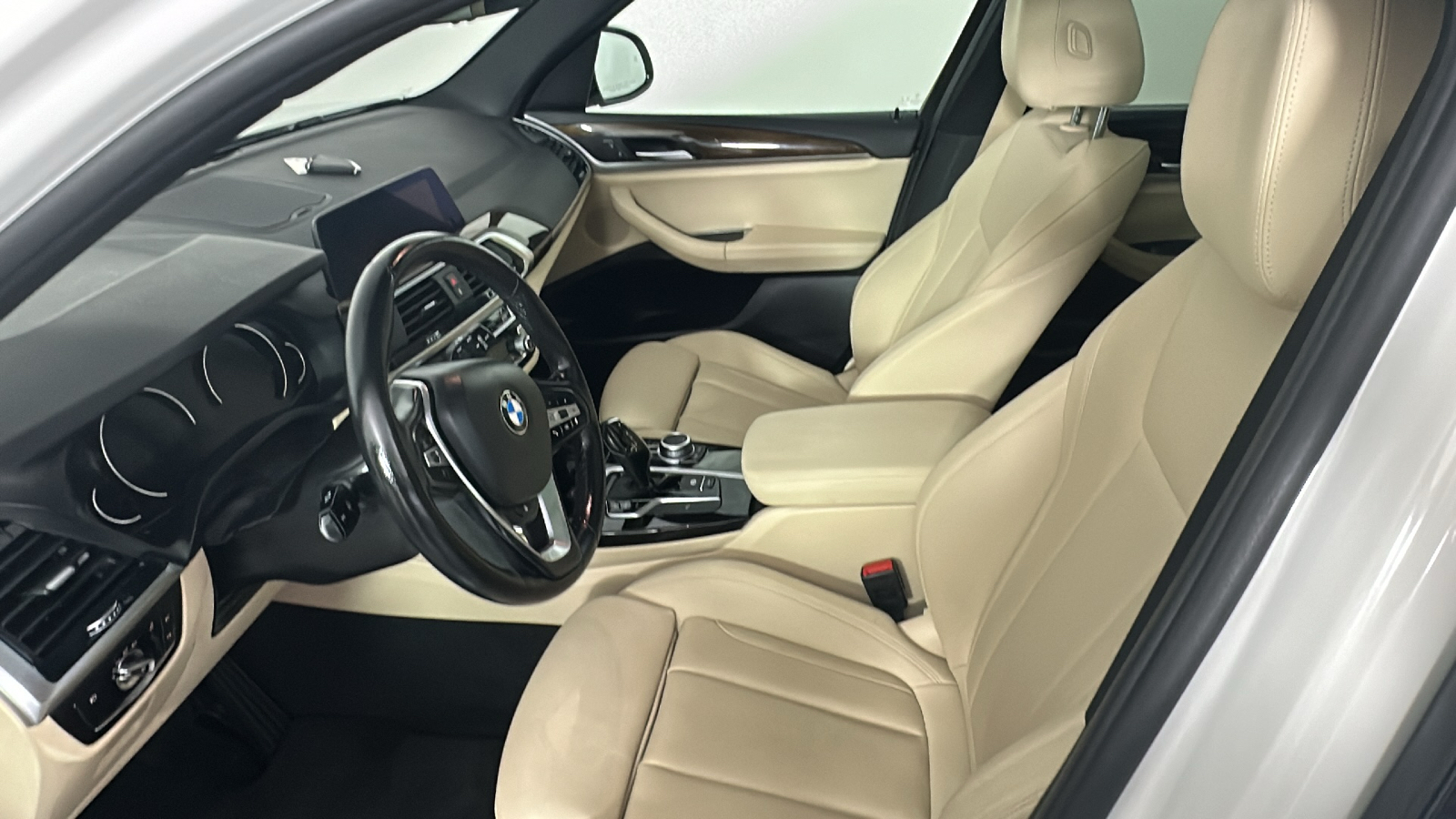 2021 BMW X3 sDrive30i 32