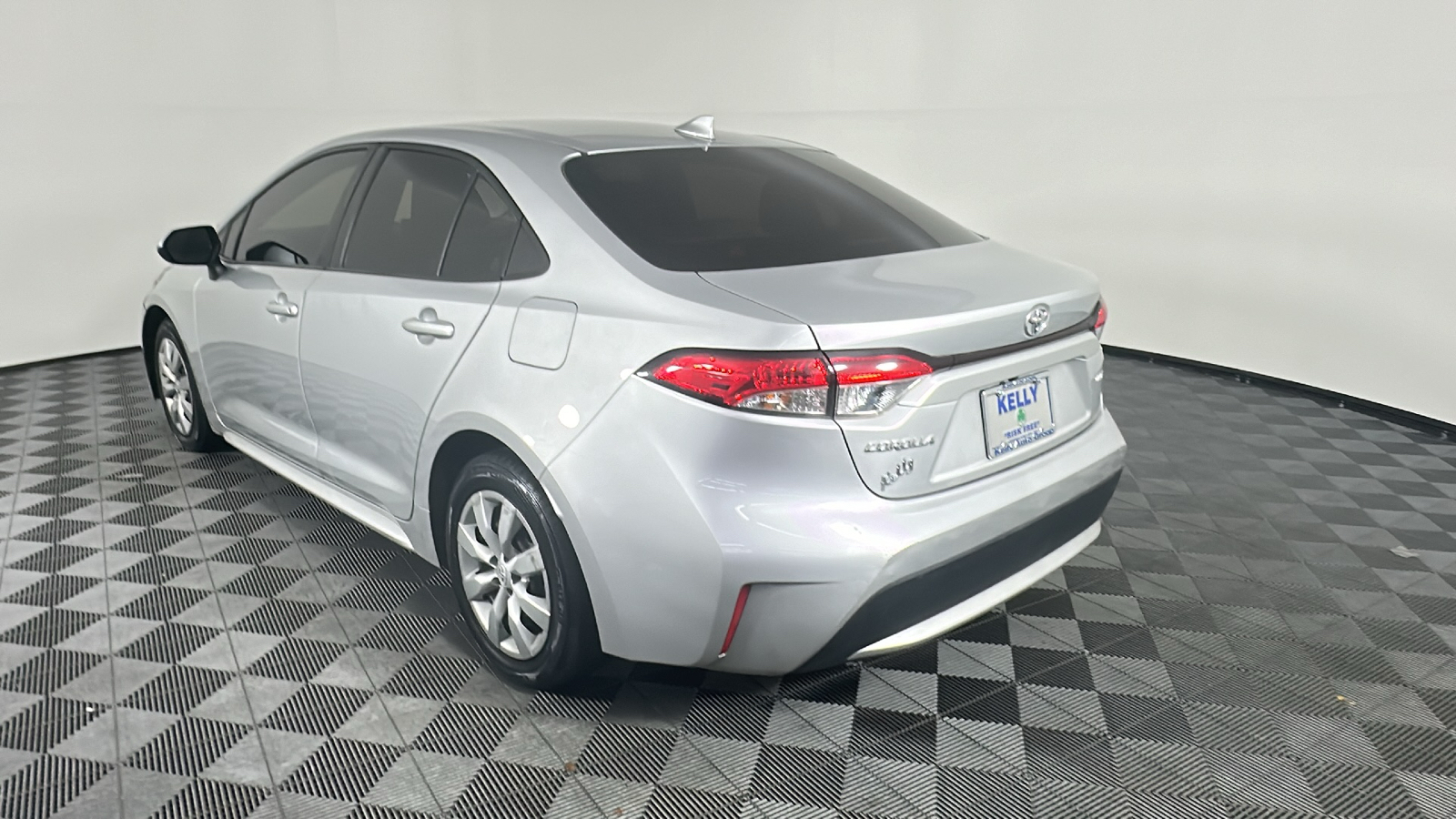 2020 Toyota Corolla LE 11