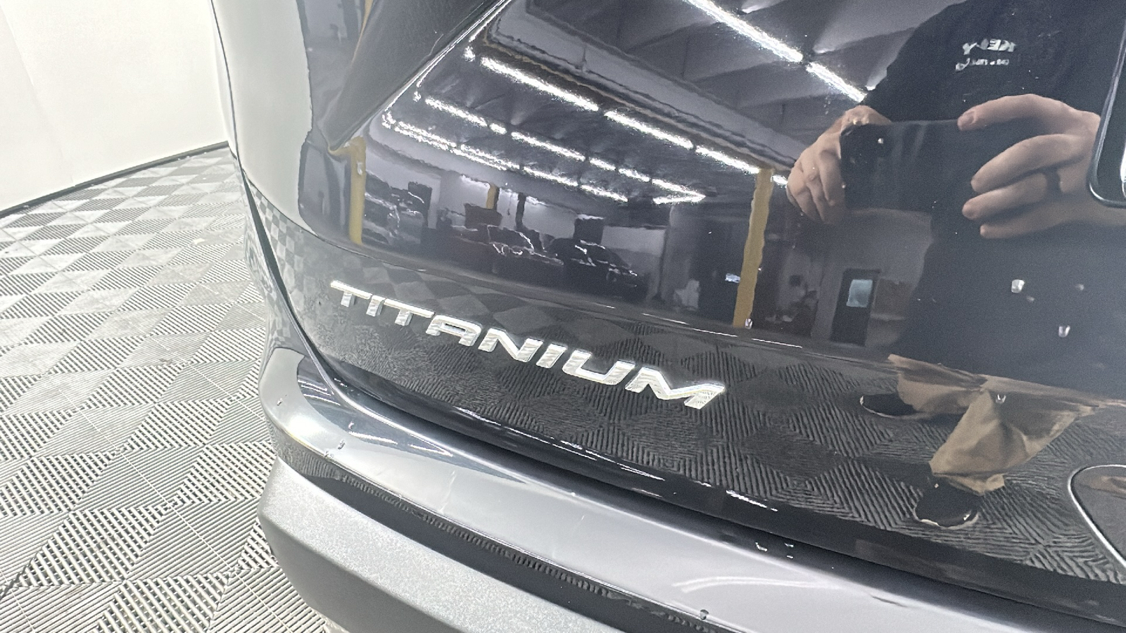 2022 Ford Edge Titanium 16