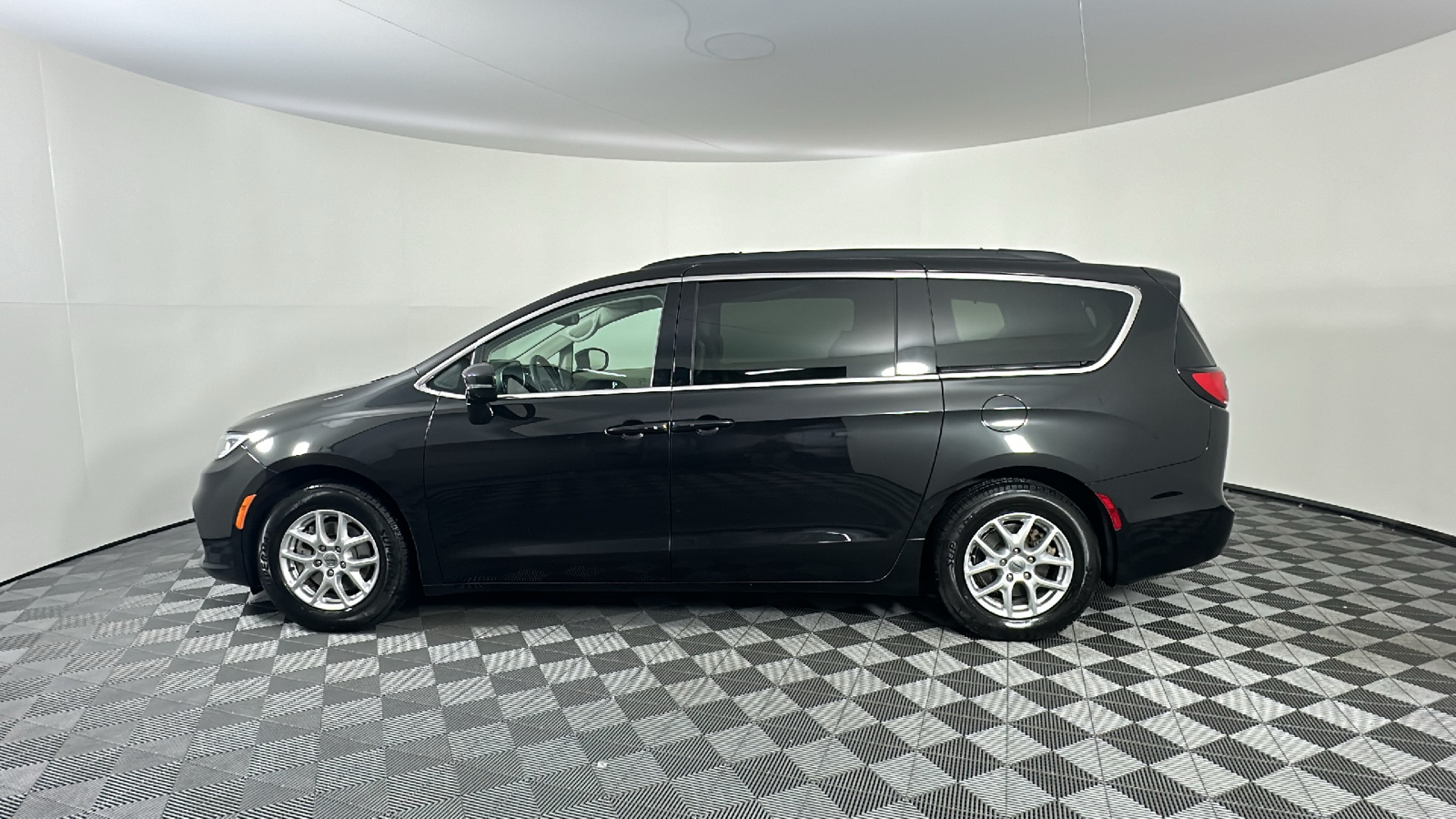 2022 Chrysler Pacifica Touring L 9