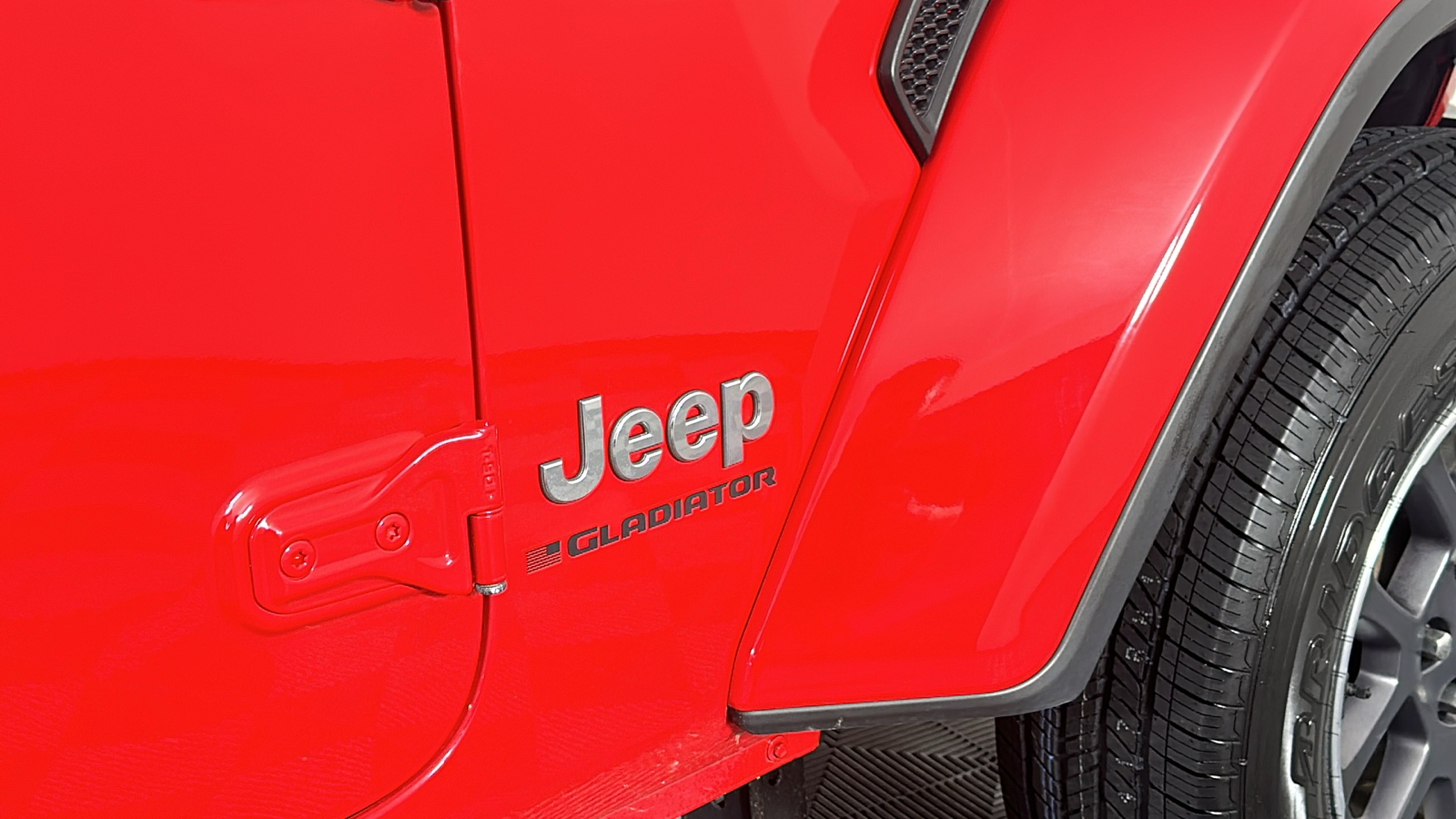 2023 Jeep Gladiator Overland 23