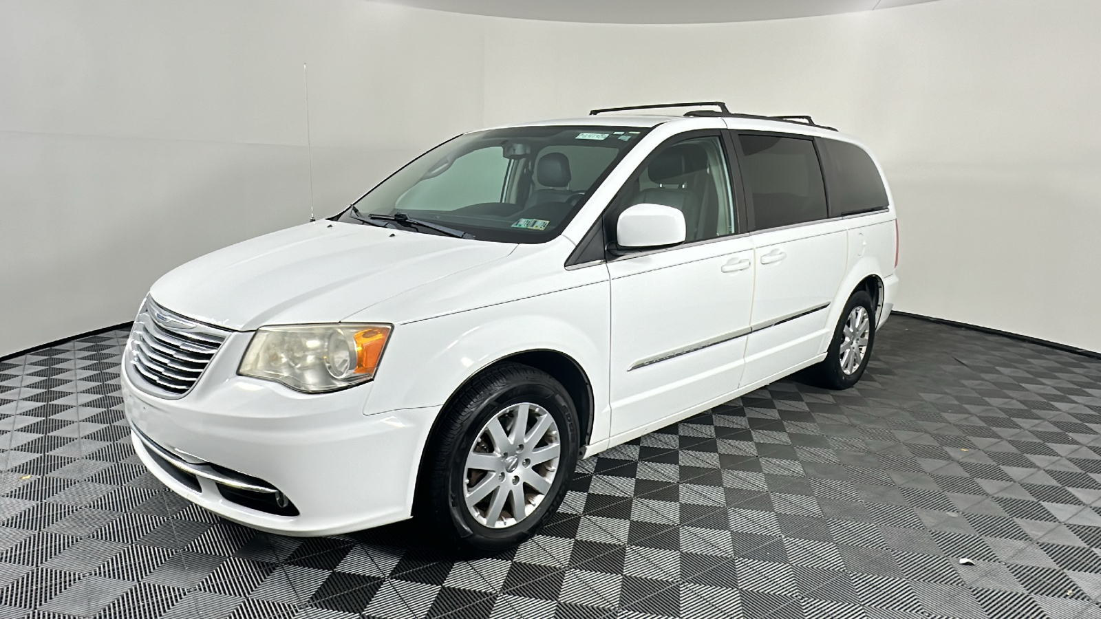 2014 Chrysler Town and Country Touring 6