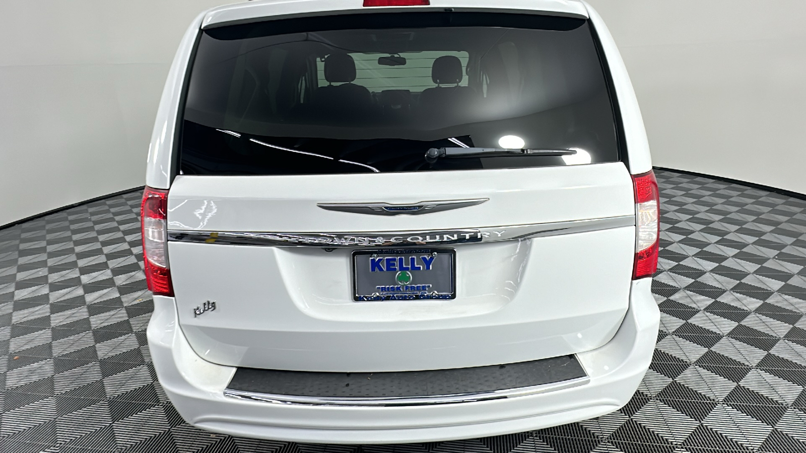 2014 Chrysler Town and Country Touring 15