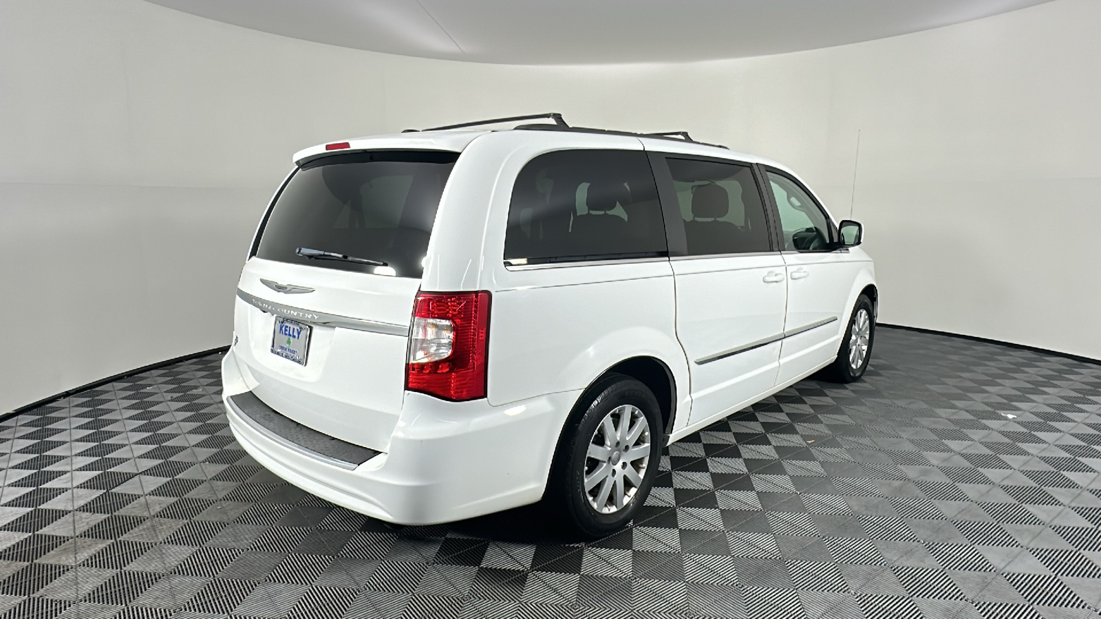 2014 Chrysler Town and Country Touring 18