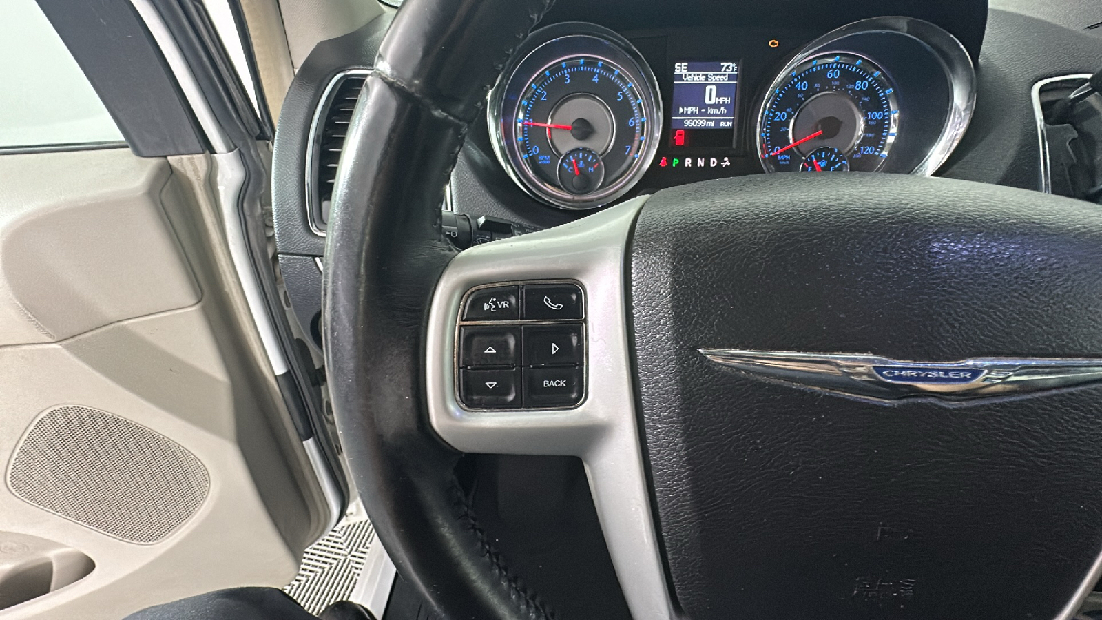 2014 Chrysler Town and Country Touring 37