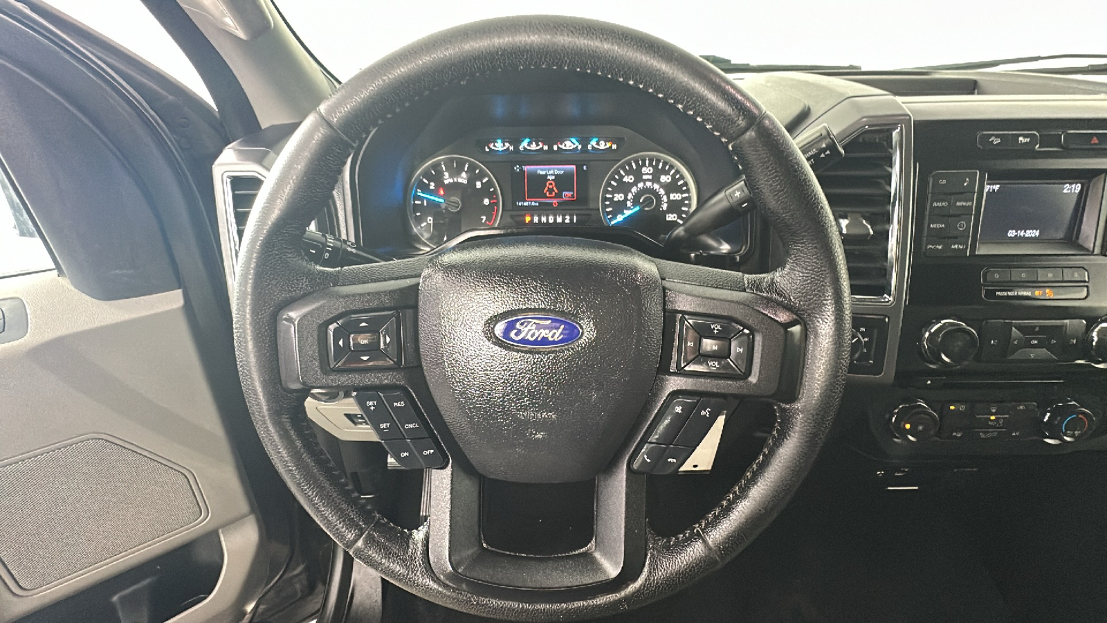 2015 Ford F-150 XLT 30