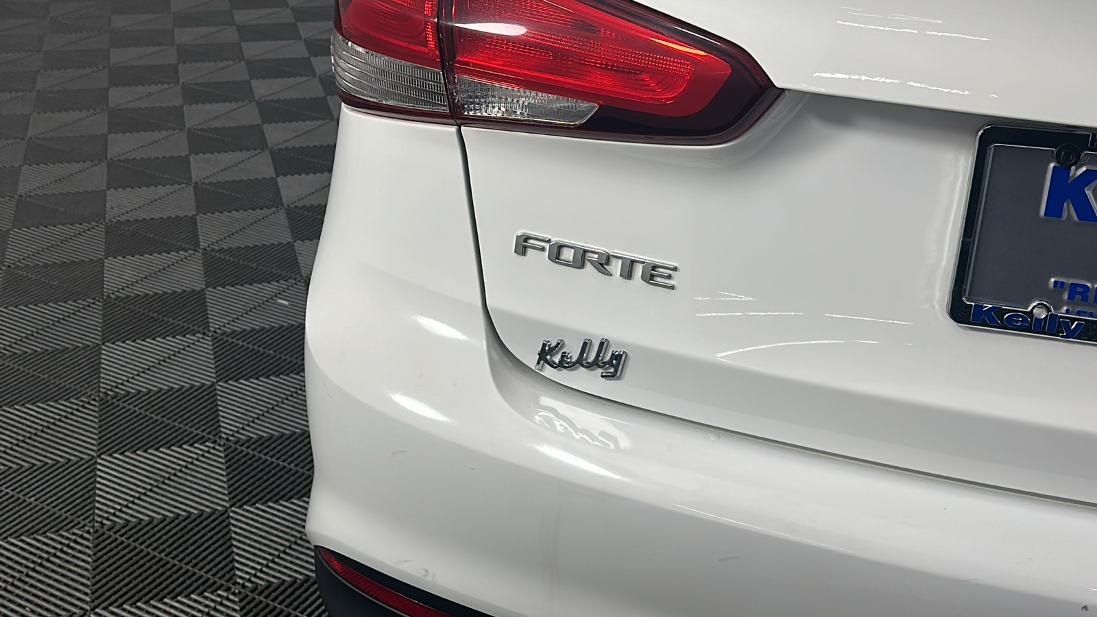 2017 Kia Forte LX 16