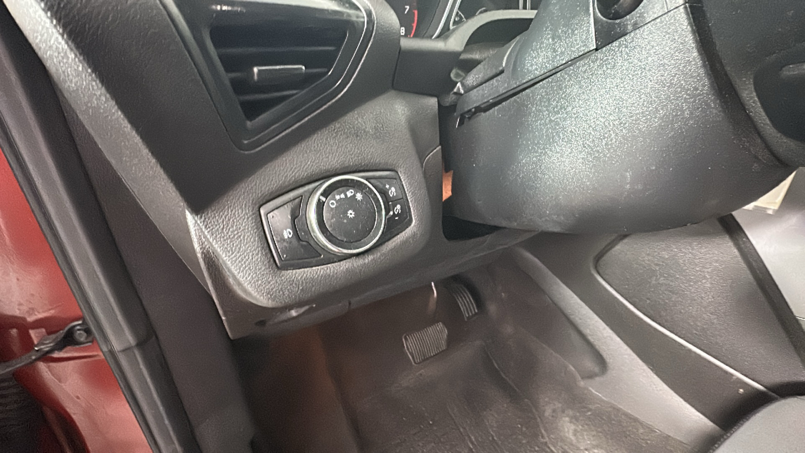 2014 Ford Escape SE 34
