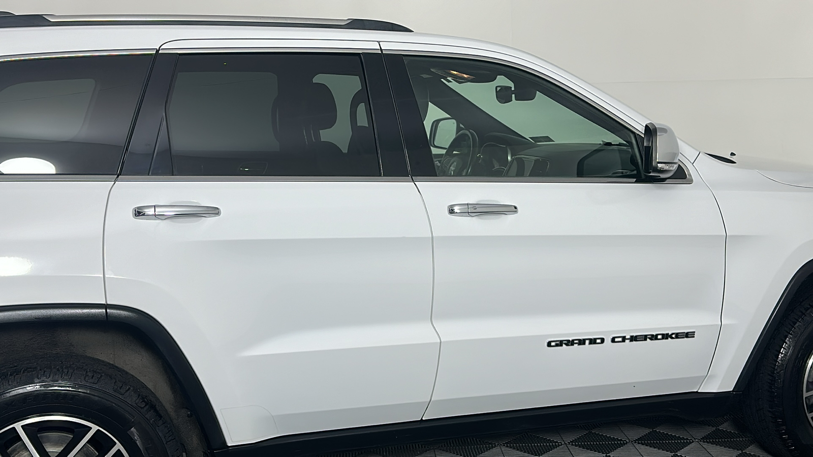 2020 Jeep Grand Cherokee Limited 24