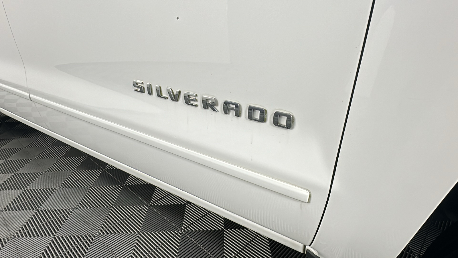 2017 Chevrolet Silverado 1500 LT 4
