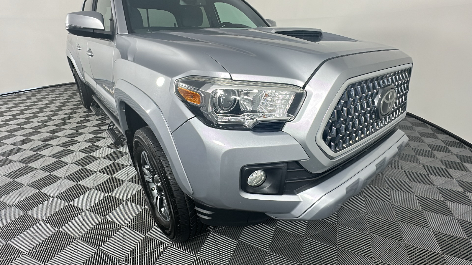 2019 Toyota Tacoma TRD Sport 2