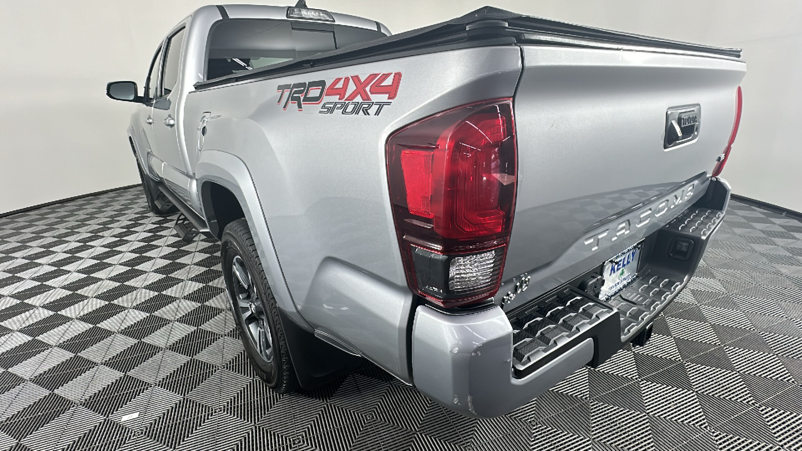 2019 Toyota Tacoma TRD Sport 13