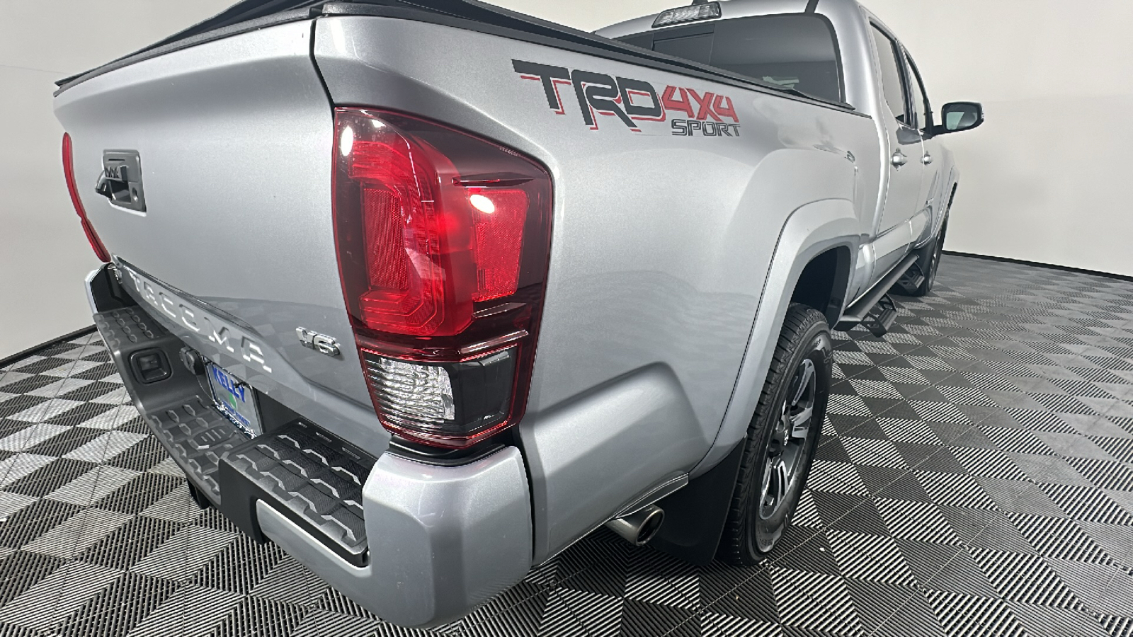 2019 Toyota Tacoma TRD Sport 18