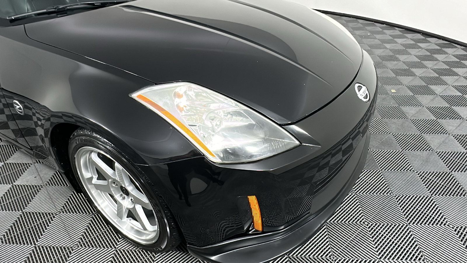 2004 Nissan 350Z Touring 2