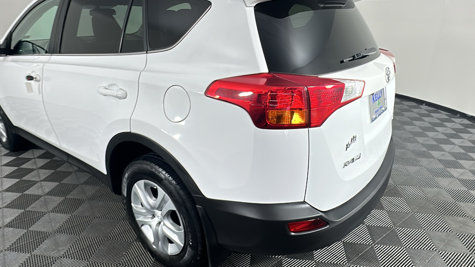 2013 Toyota RAV4 LE 12