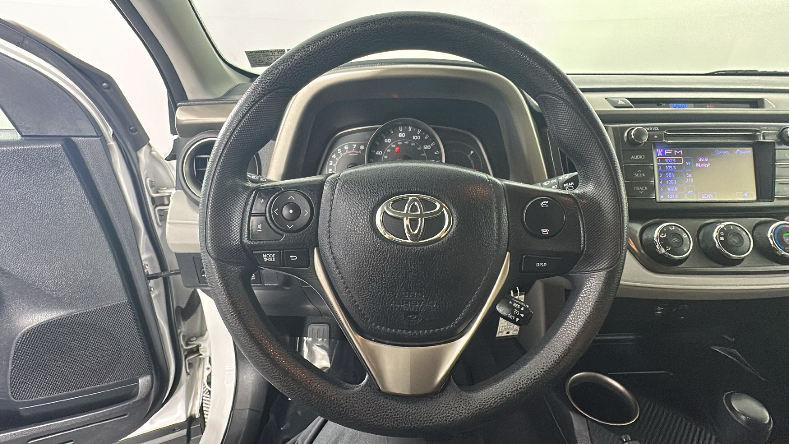 2013 Toyota RAV4 LE 36