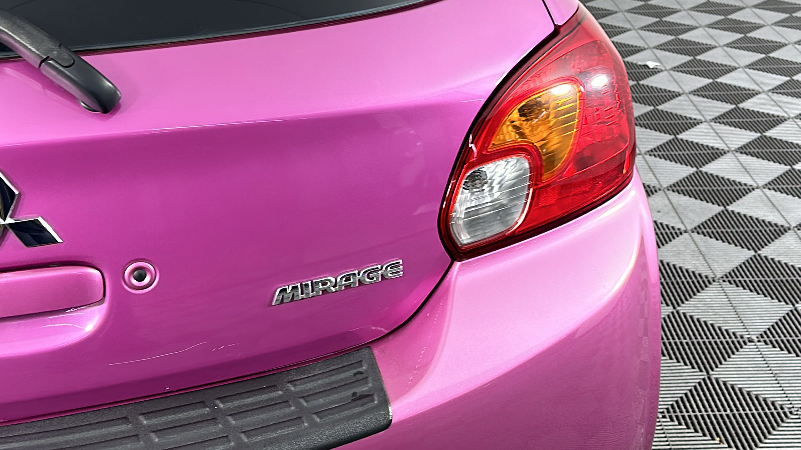 2014 Mitsubishi Mirage ES 17