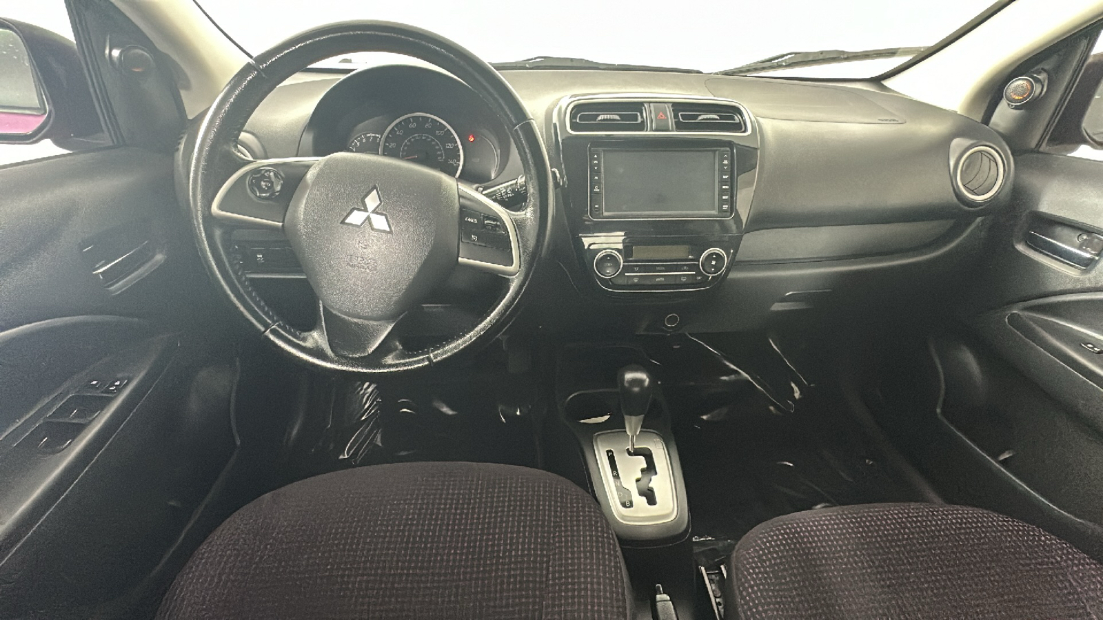 2014 Mitsubishi Mirage ES 29