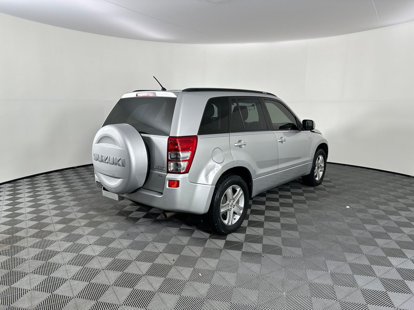 2008 Suzuki Grand Vitara Luxury 19