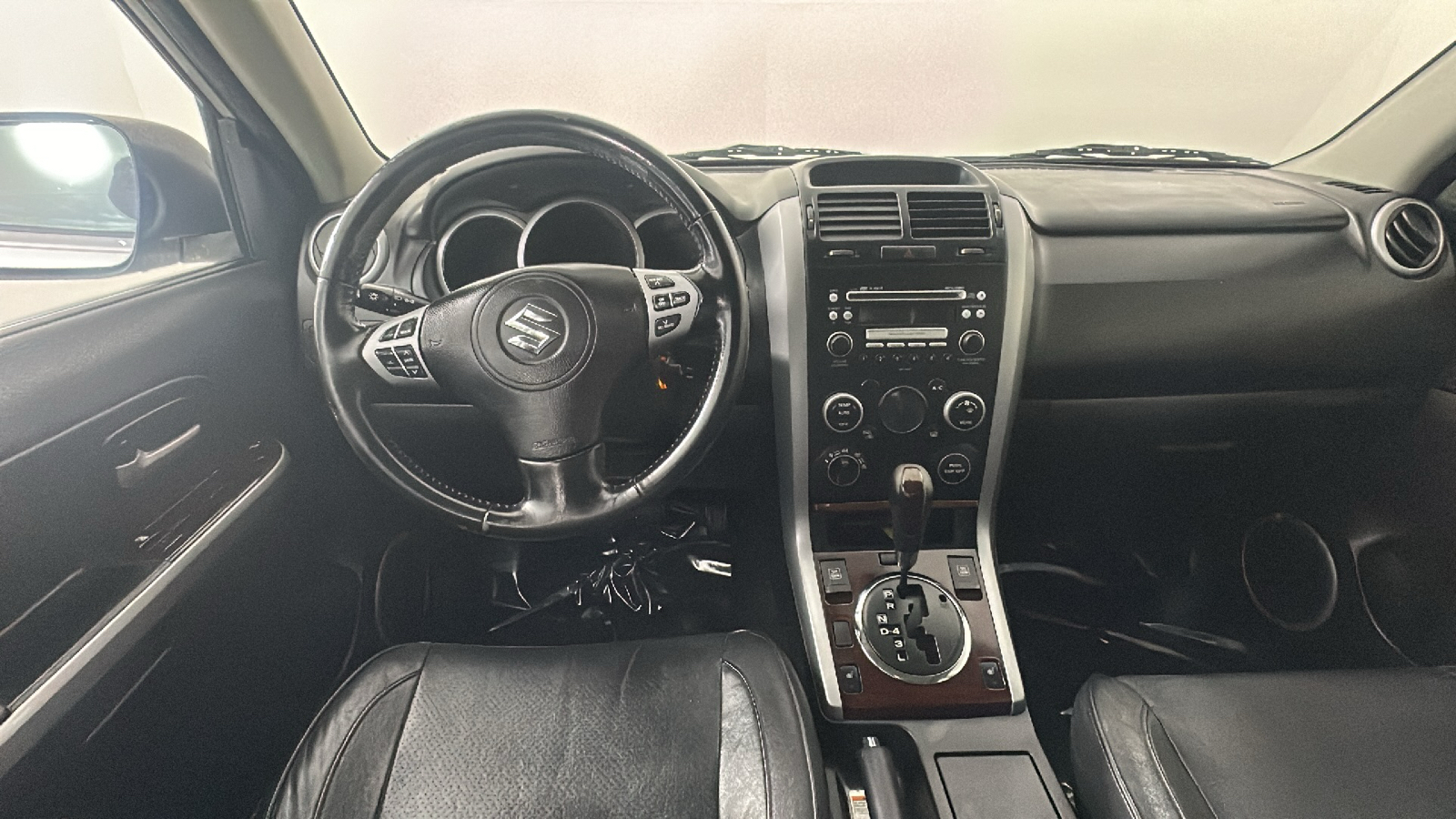 2008 Suzuki Grand Vitara Luxury 29