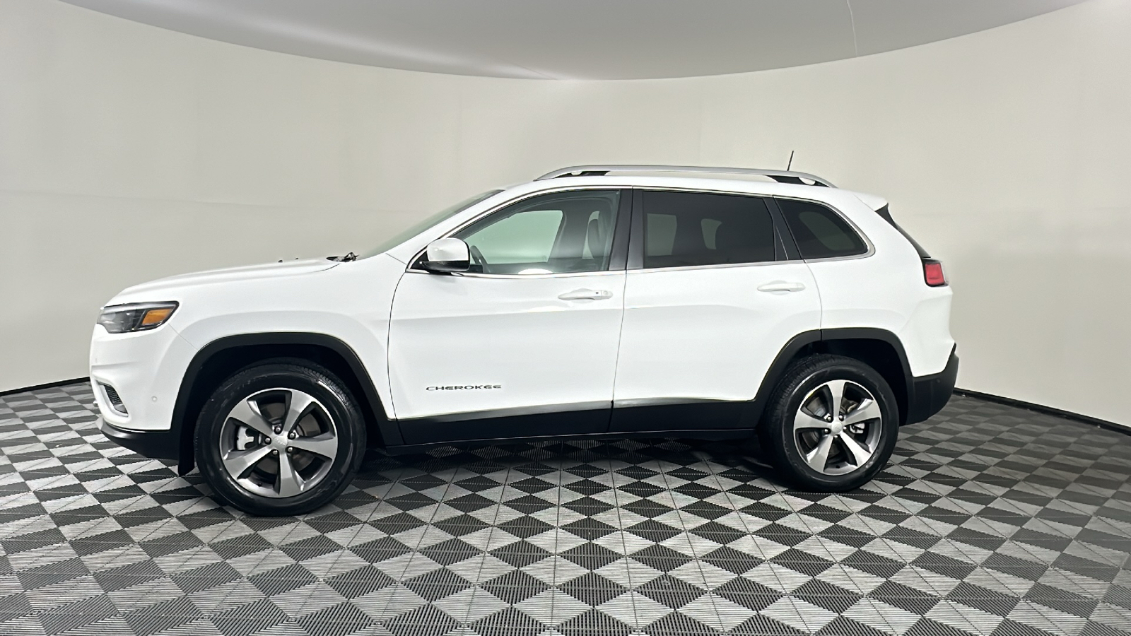 2021 Jeep Cherokee Limited 9