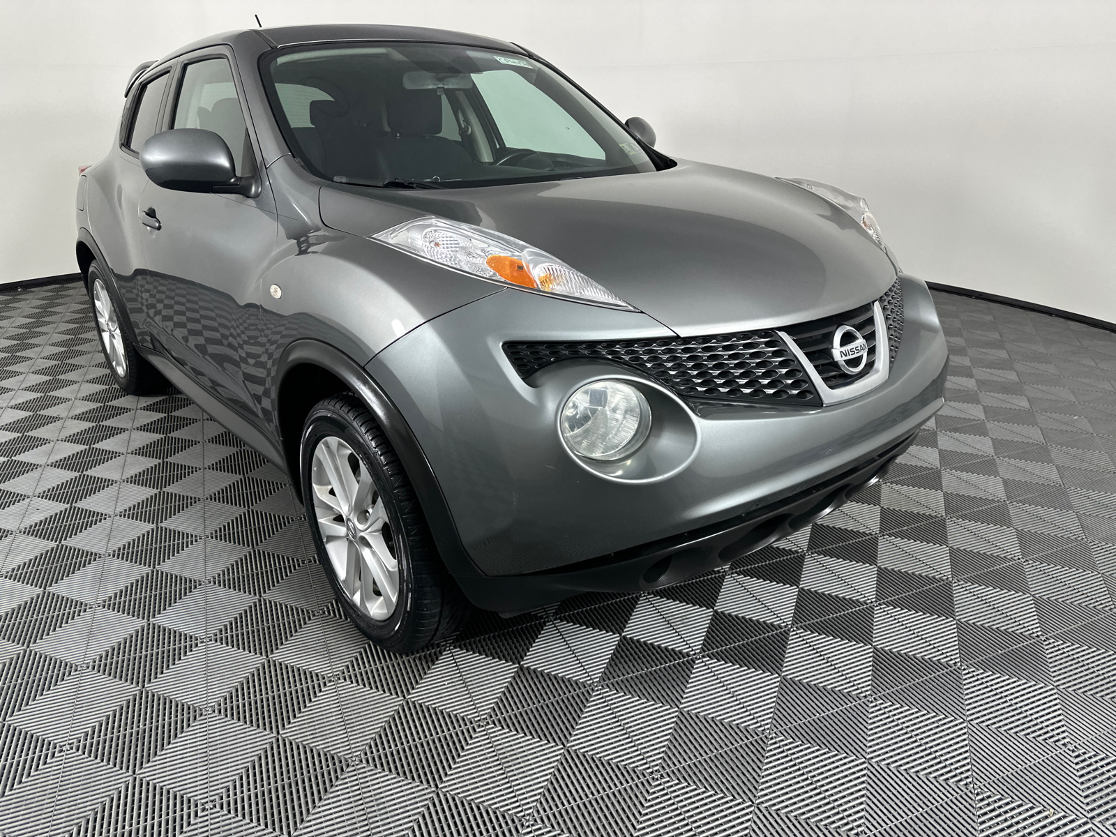 2012 Nissan Juke SV 2