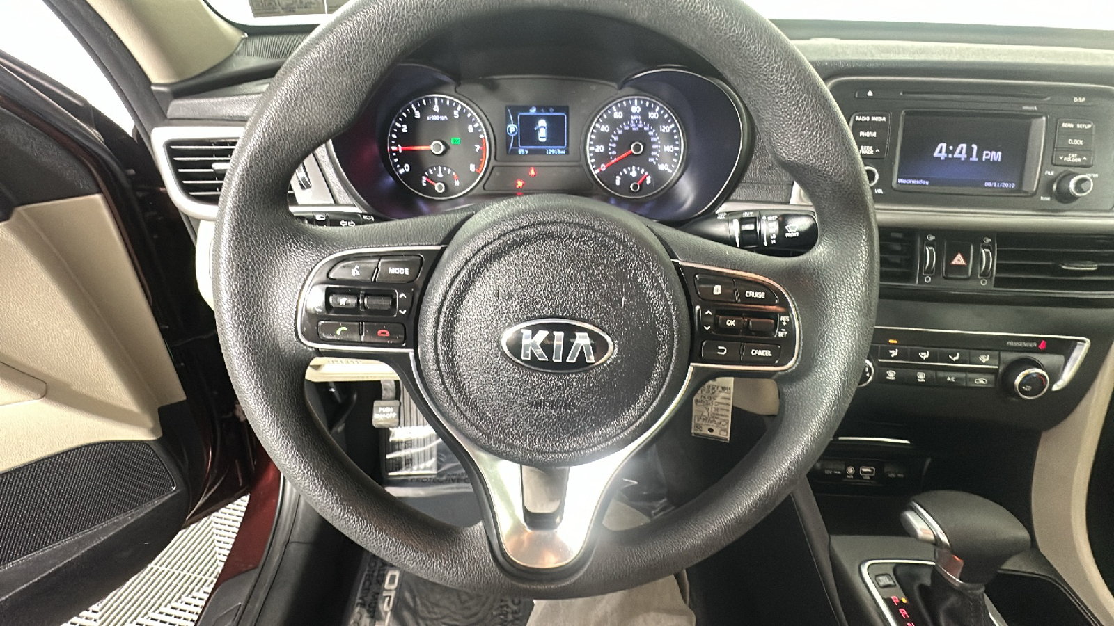 2017 Kia Optima LX 32