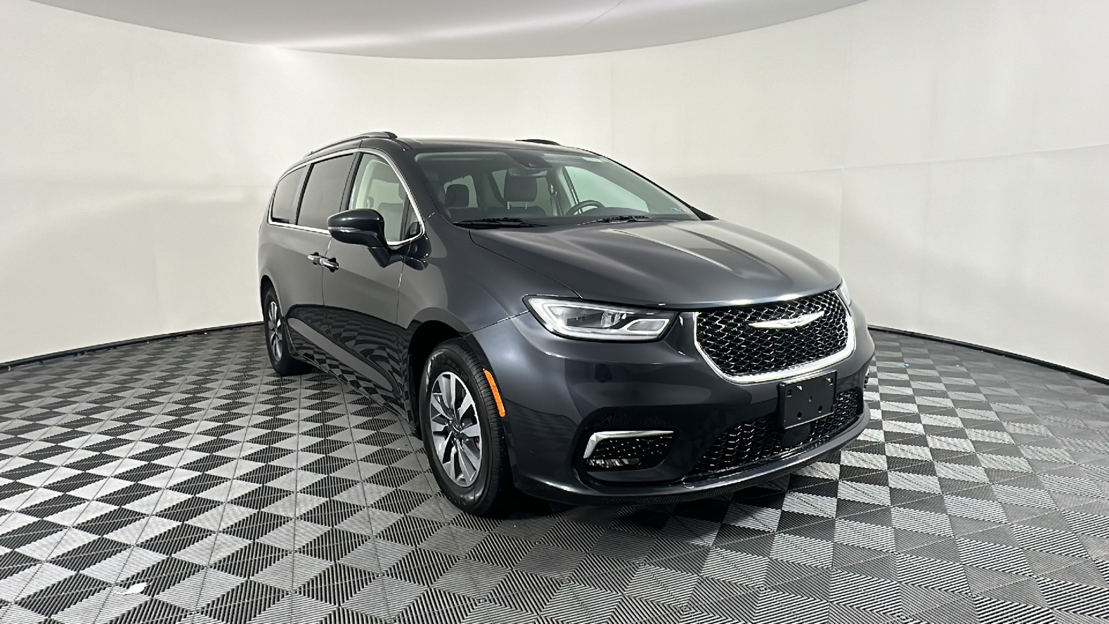 2021 Chrysler Pacifica Touring L 2