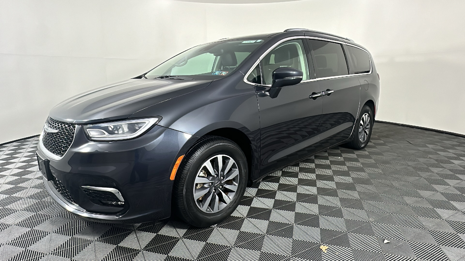 2021 Chrysler Pacifica Touring L 6