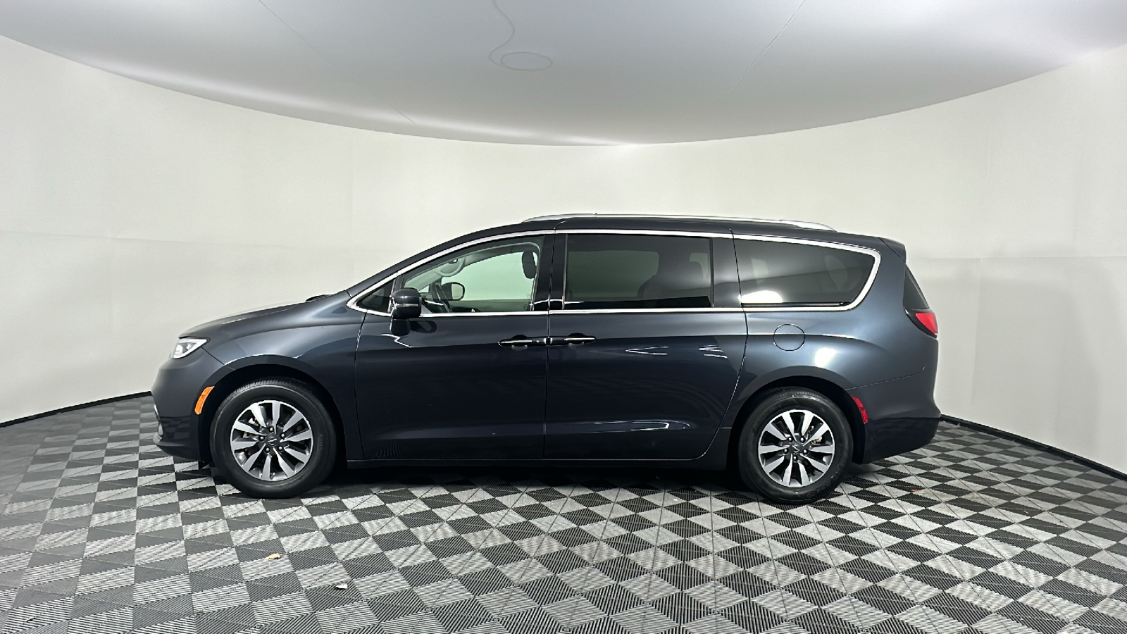 2021 Chrysler Pacifica Touring L 8