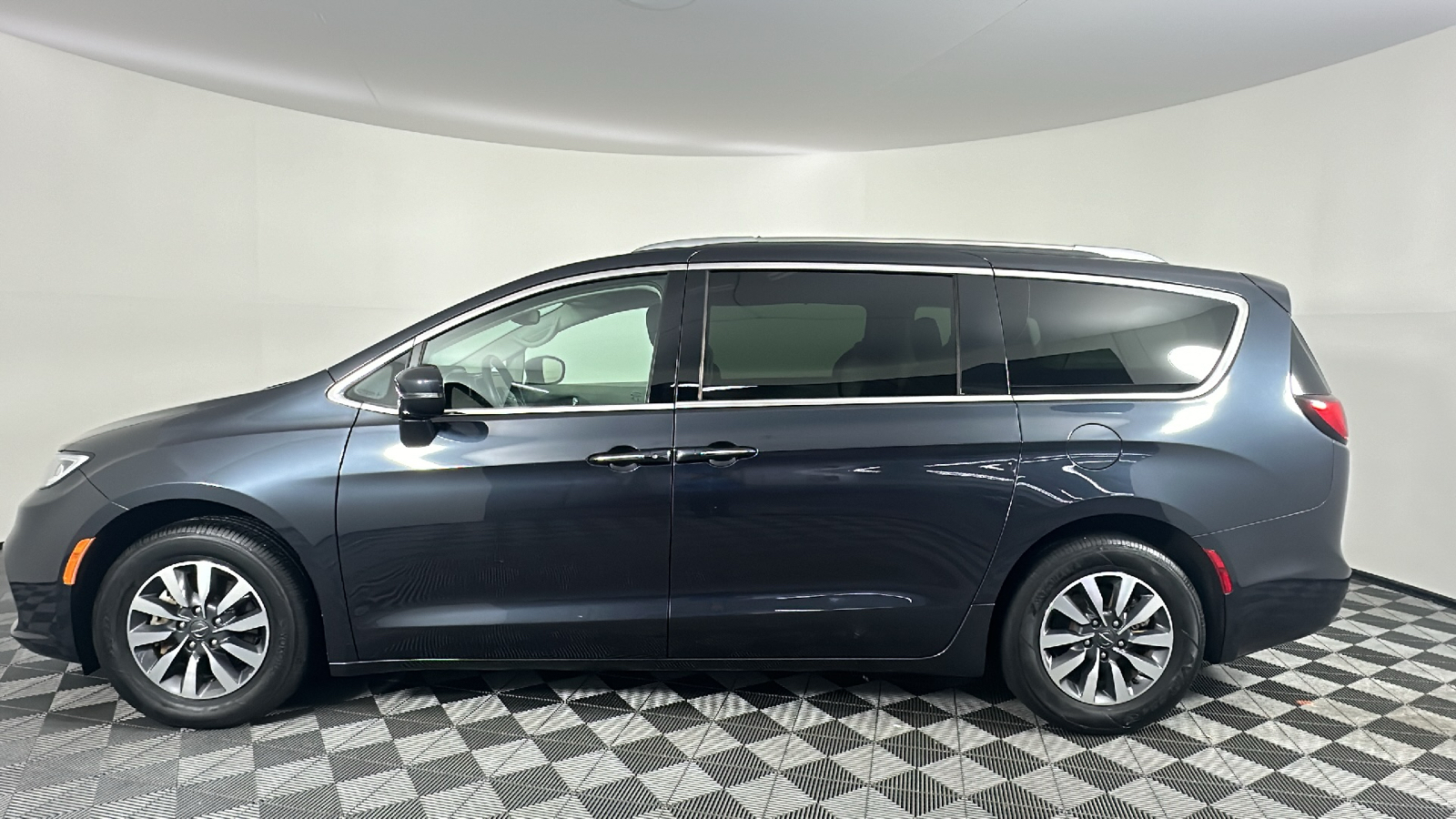 2021 Chrysler Pacifica Touring L 9