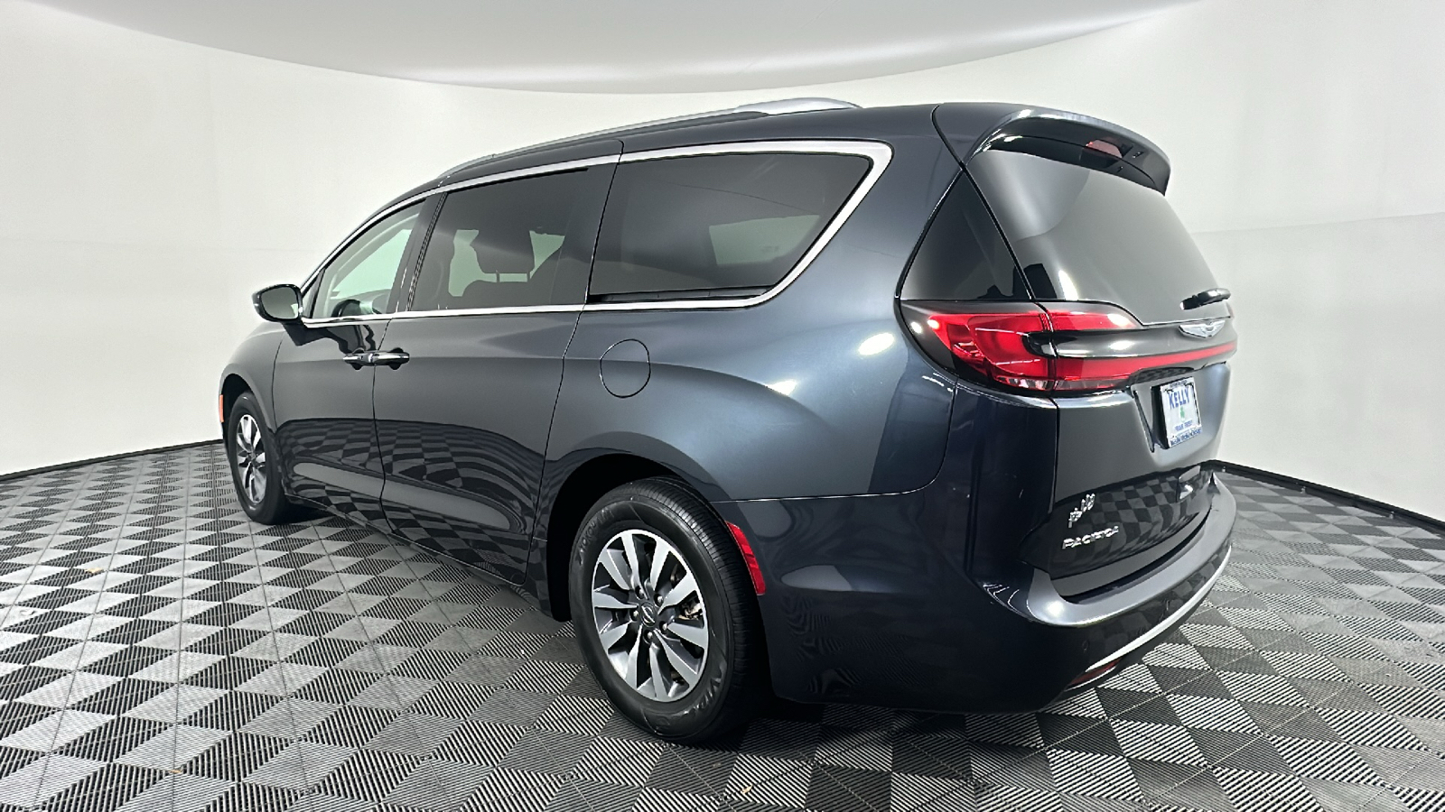 2021 Chrysler Pacifica Touring L 11