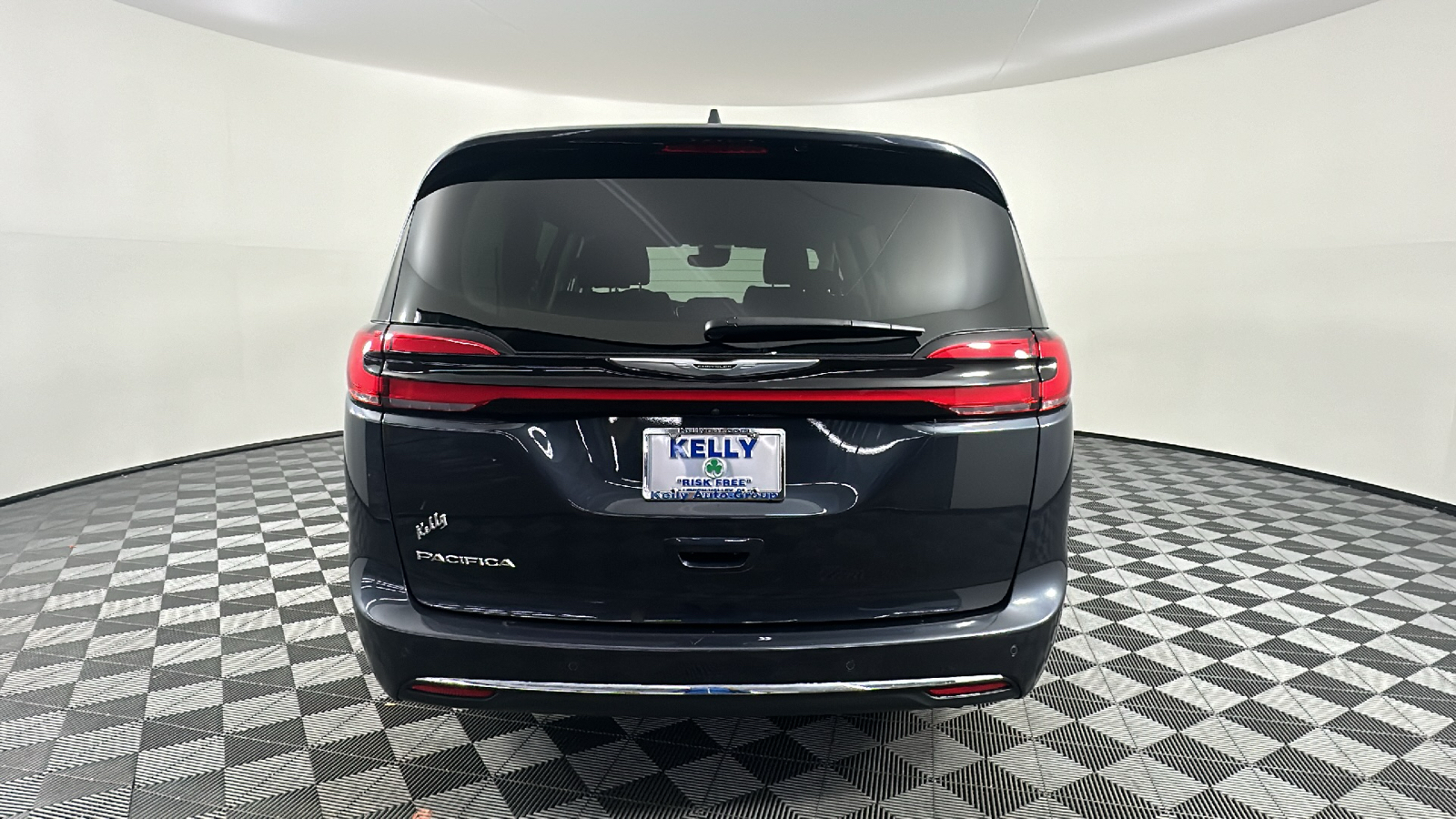 2021 Chrysler Pacifica Touring L 13