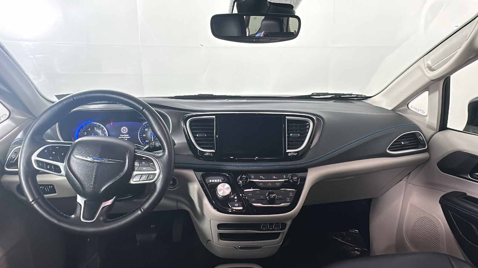 2021 Chrysler Pacifica Touring L 24