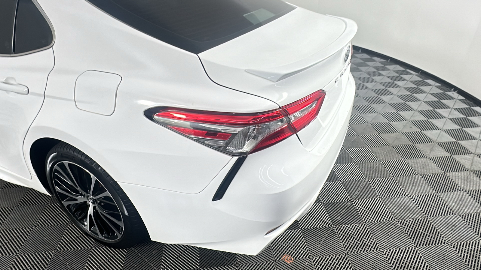 2018 Toyota Camry L 12