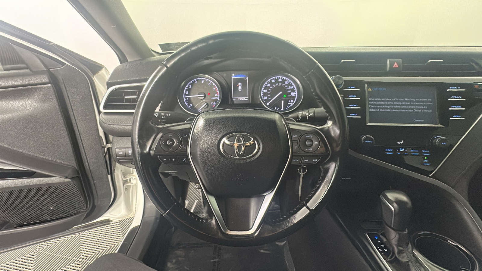 2018 Toyota Camry L 35