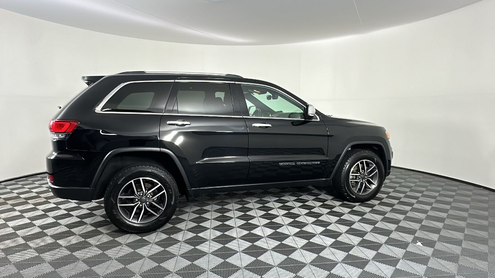 2021 Jeep Grand Cherokee Limited 23