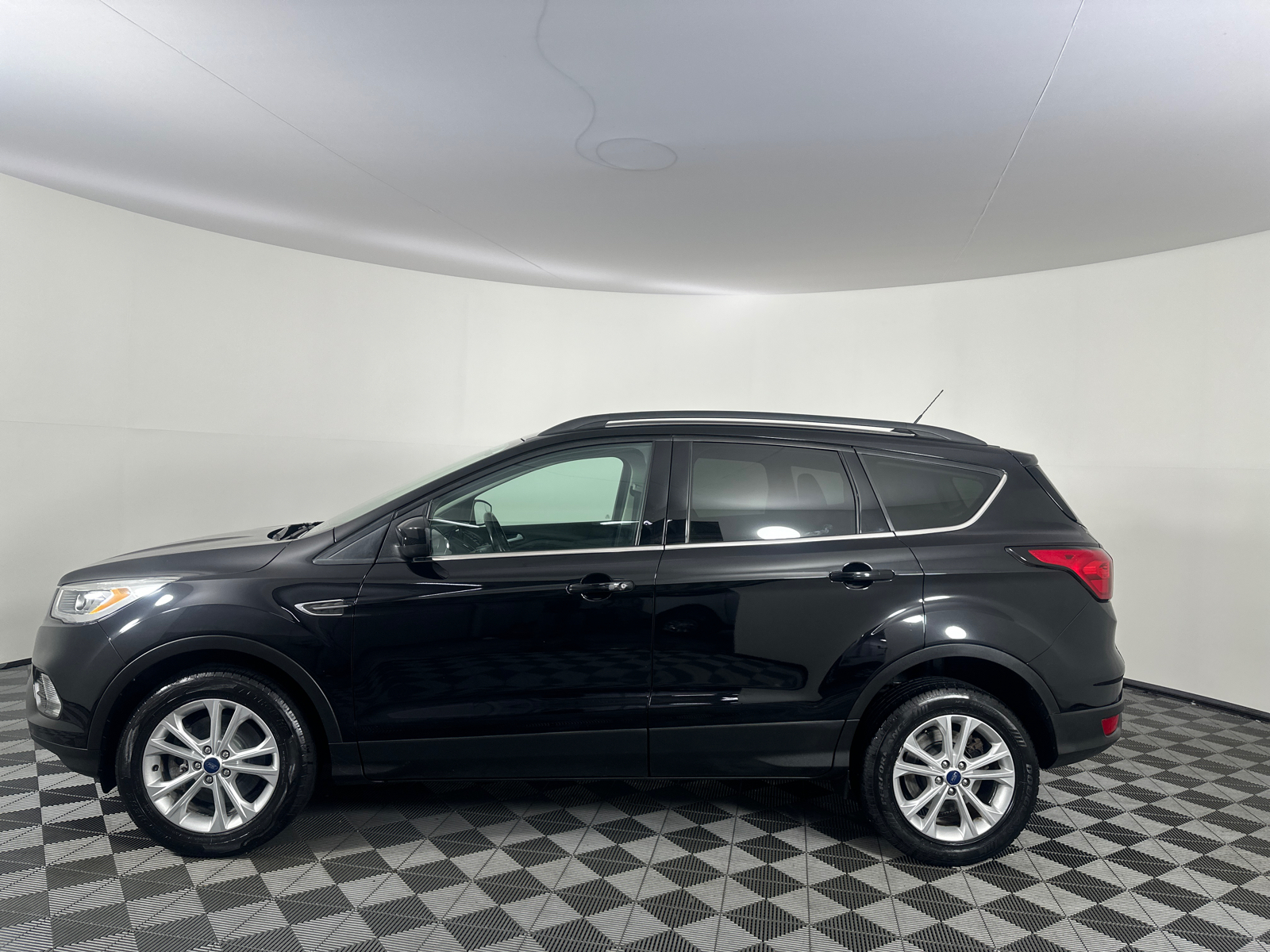 2019 Ford Escape SEL 9