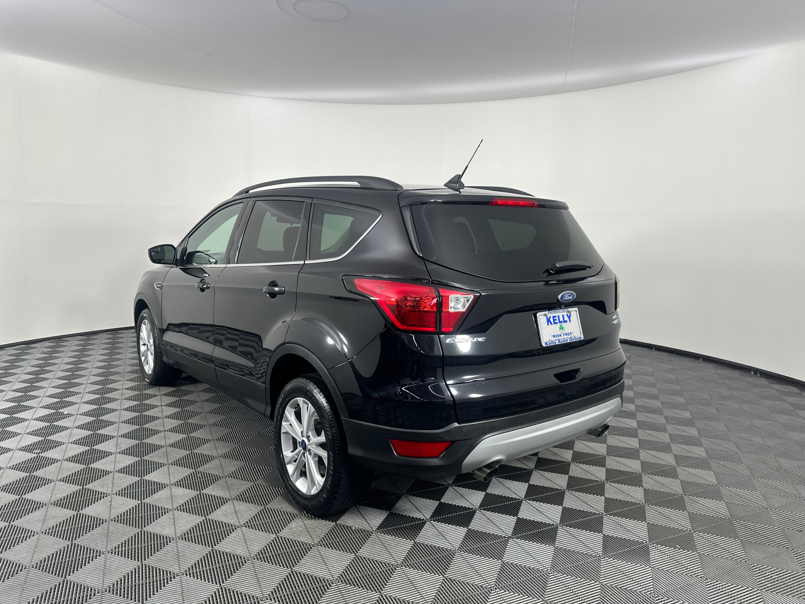 2019 Ford Escape SEL 10