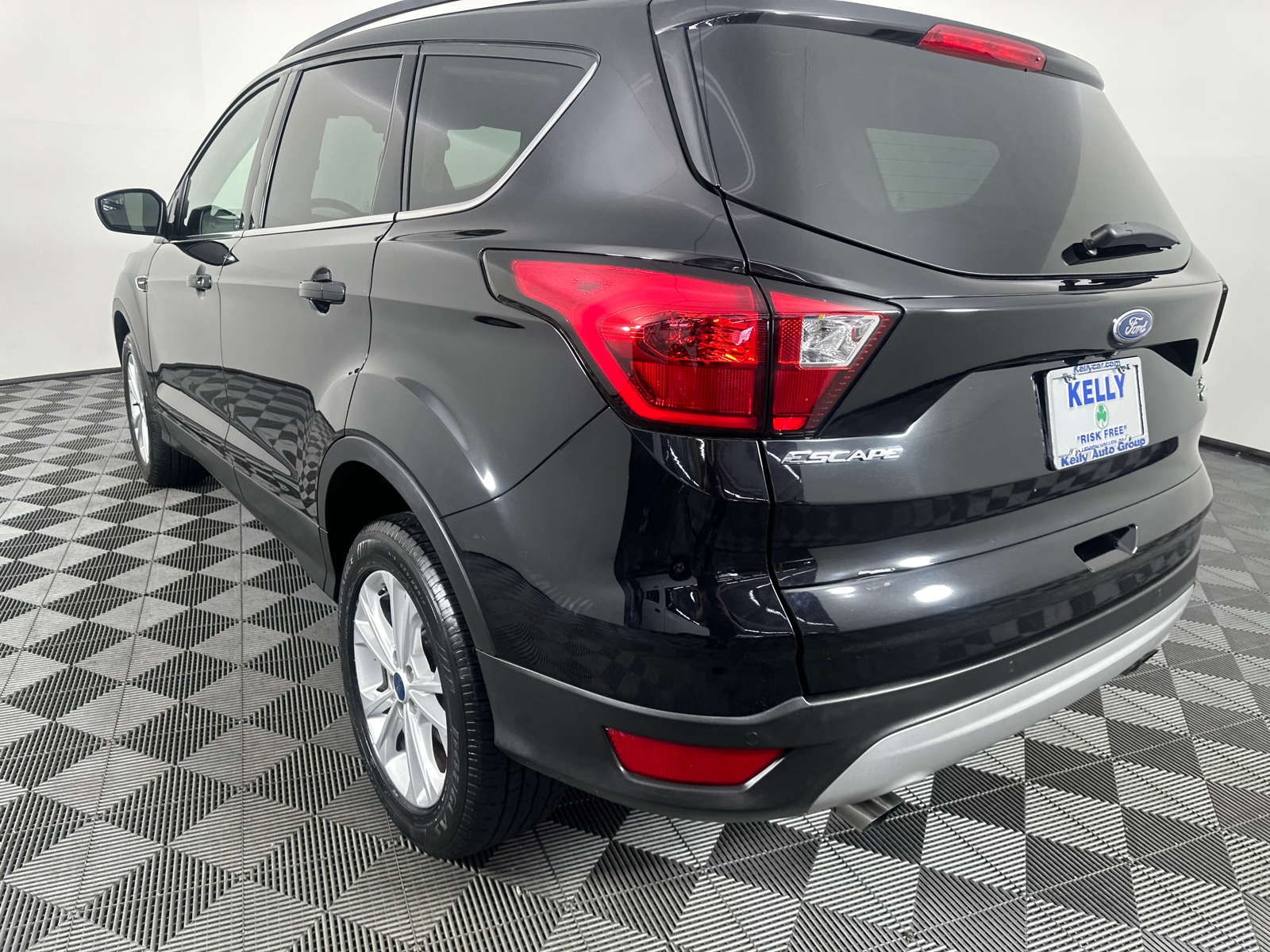 2019 Ford Escape SEL 11