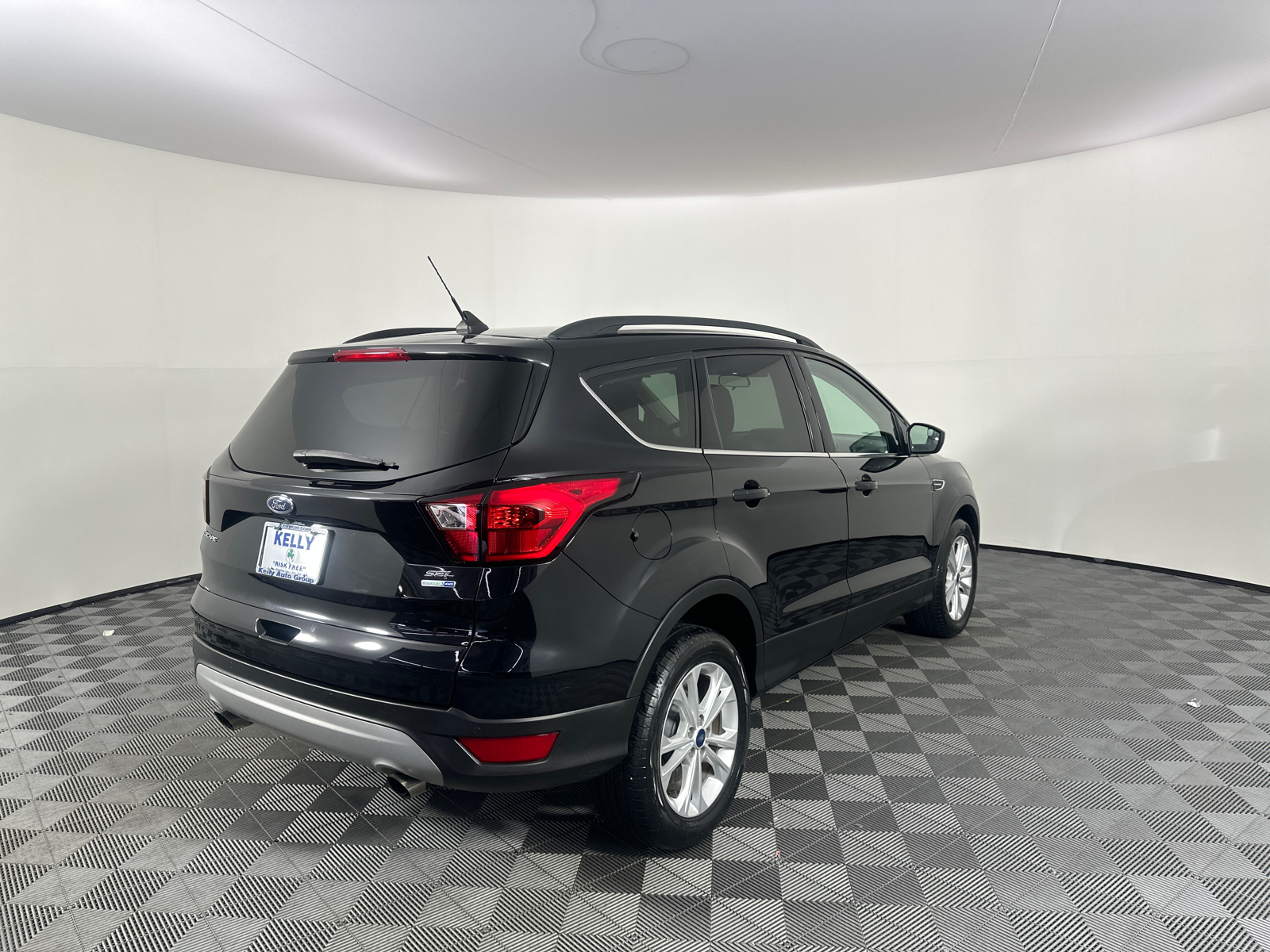 2019 Ford Escape SEL 18