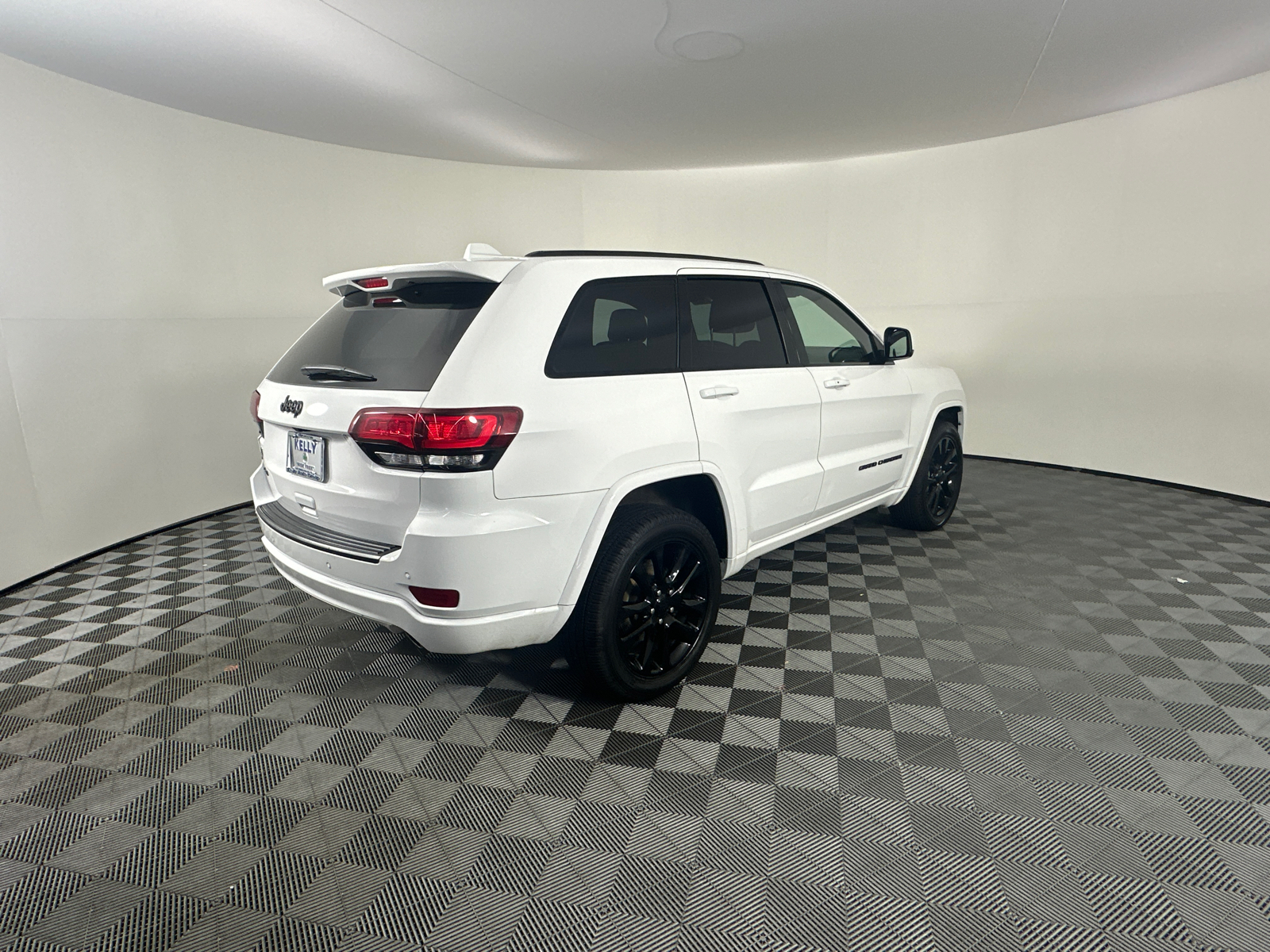 2020 Jeep Grand Cherokee Altitude 19