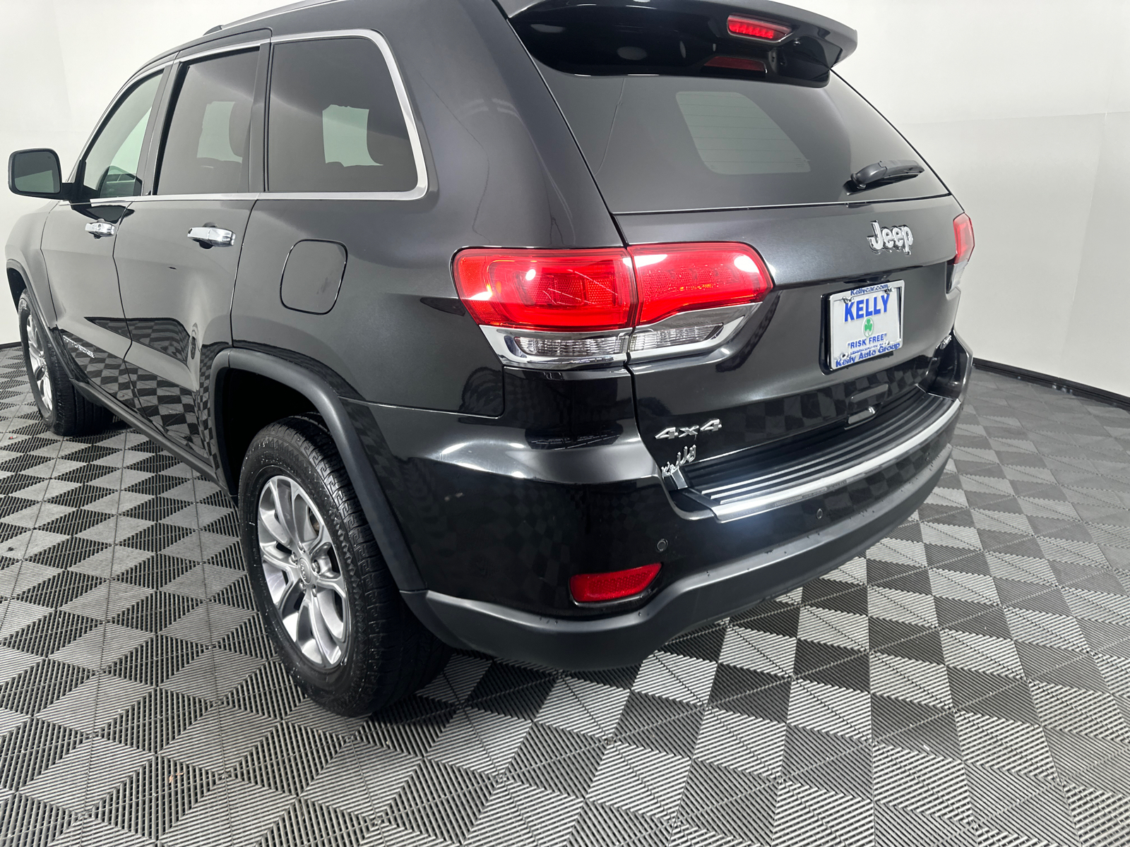 2016 Jeep Grand Cherokee Limited 11