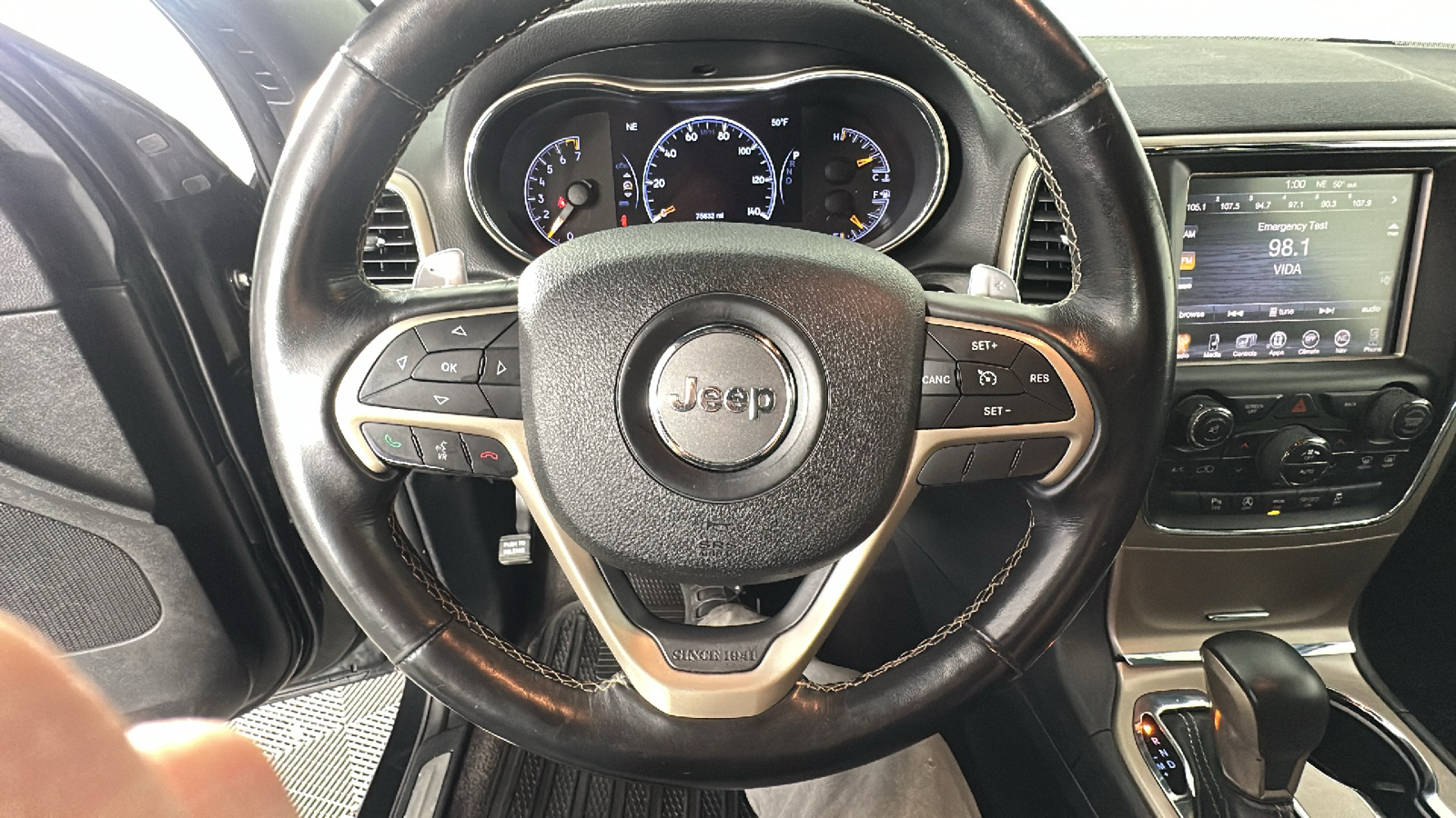 2016 Jeep Grand Cherokee Limited 34