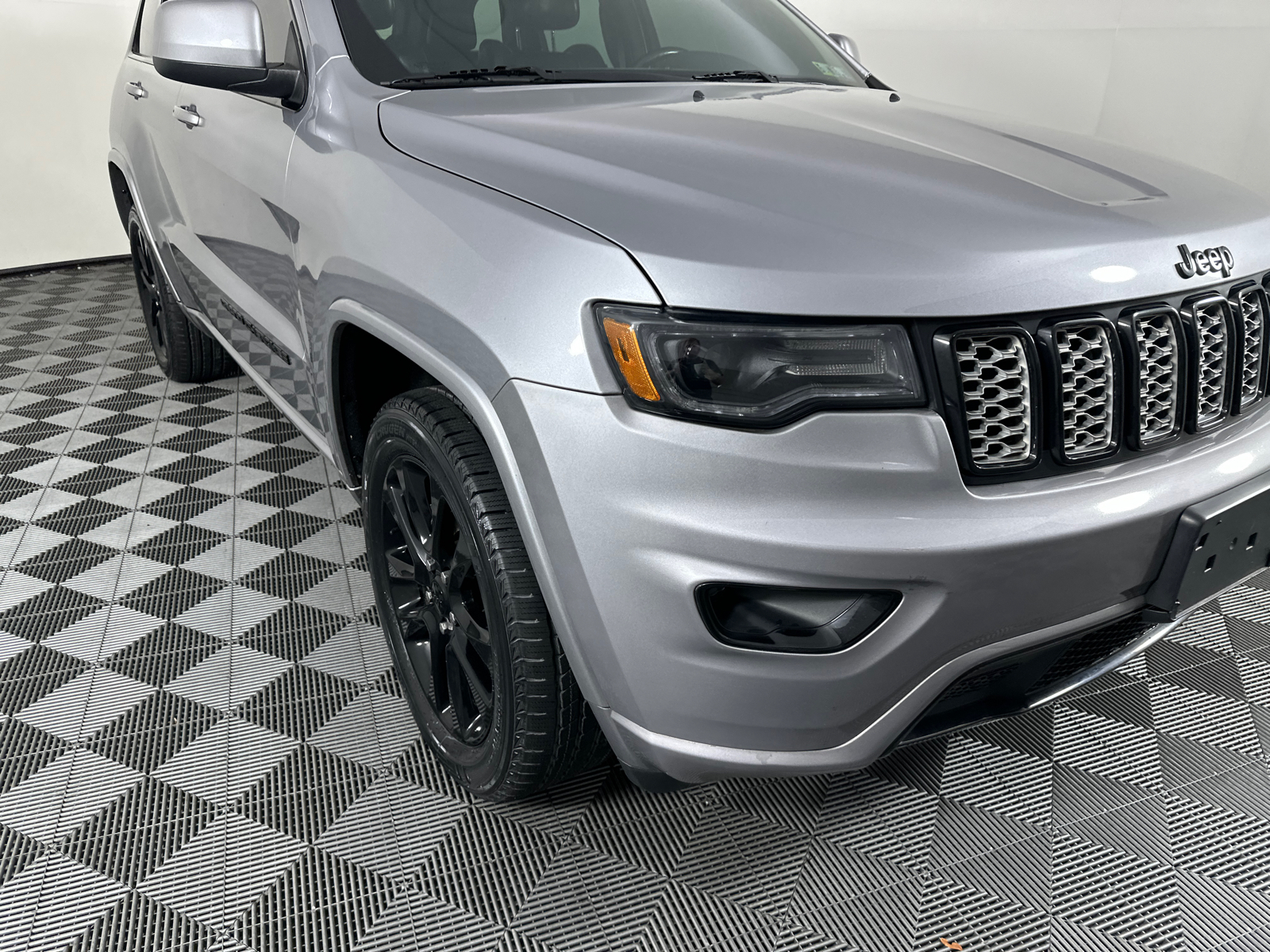 2021 Jeep Grand Cherokee Laredo X 2