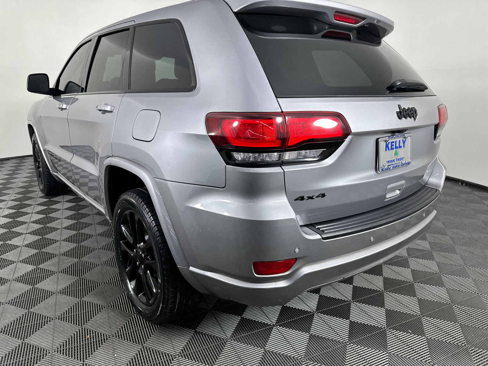 2021 Jeep Grand Cherokee Laredo X 11