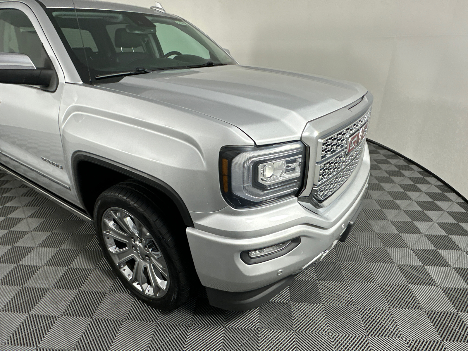 2018 GMC Sierra 1500 Denali 2