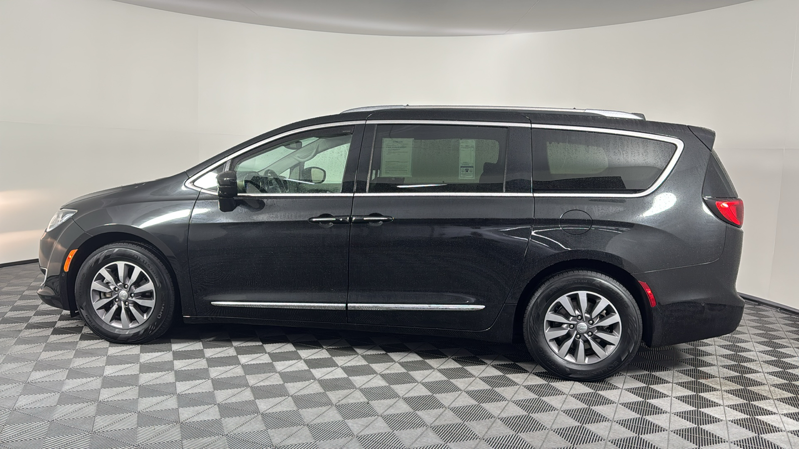 2019 Chrysler Pacifica Touring L Plus 4