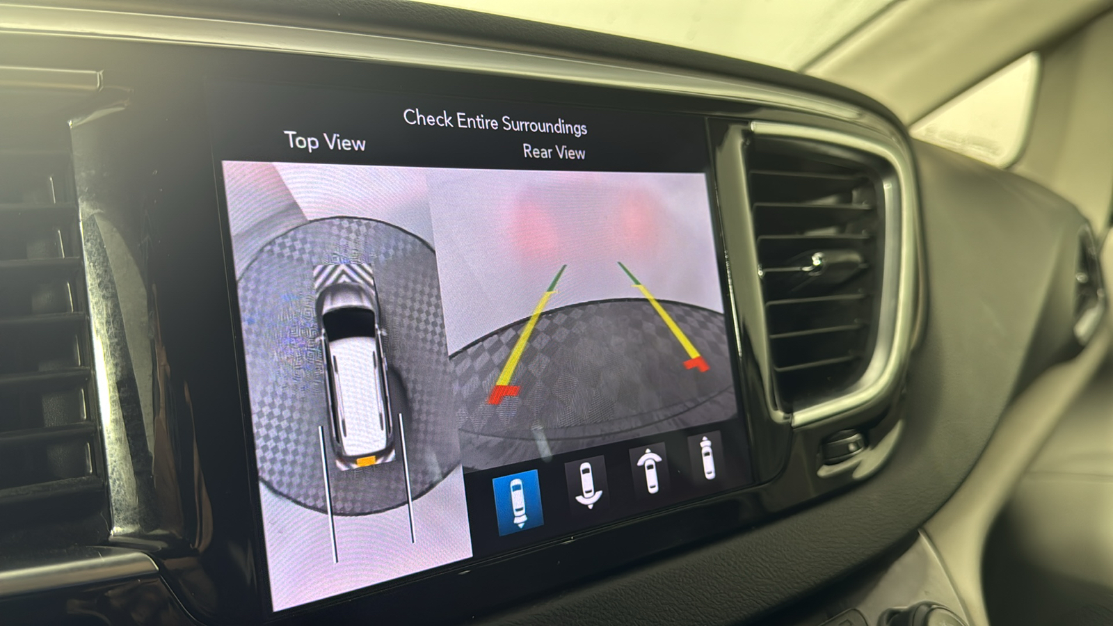 2019 Chrysler Pacifica Touring L Plus 28