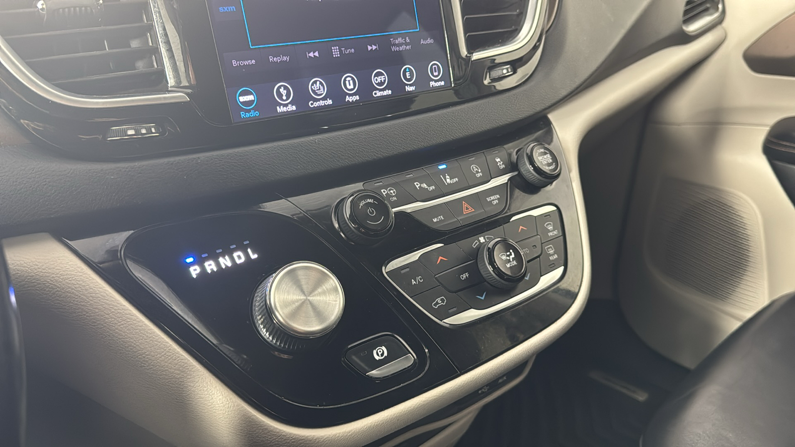 2019 Chrysler Pacifica Touring L Plus 29